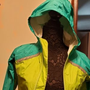 Previously loved LLBean hooded lightweight unisex rain jacket kids size 8